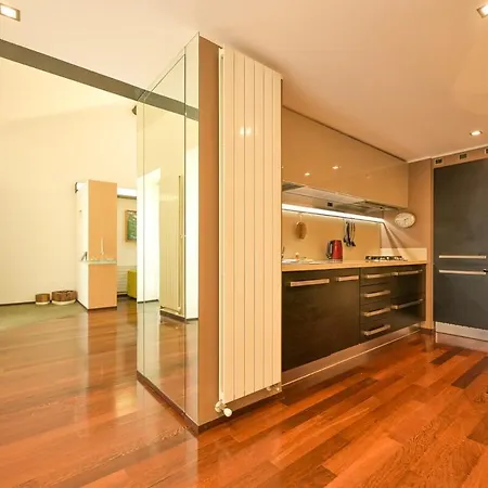 The Star Loft - A Luxury Floor Apartment Como